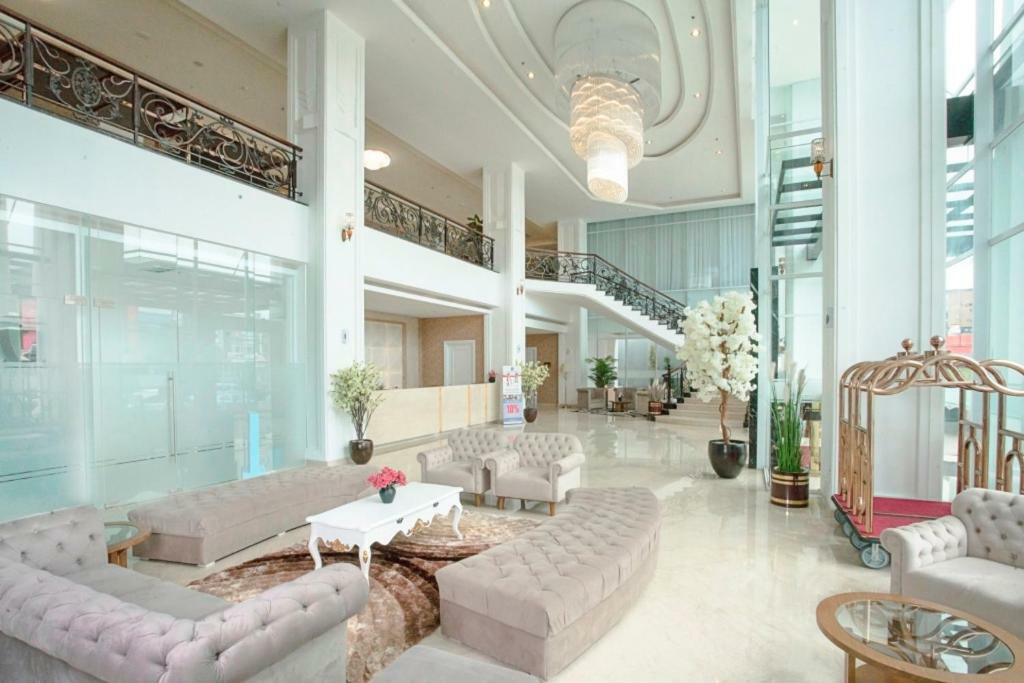 Savero Hotel Depok Buitenkant foto