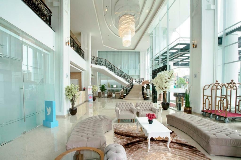 Savero Hotel Depok Buitenkant foto